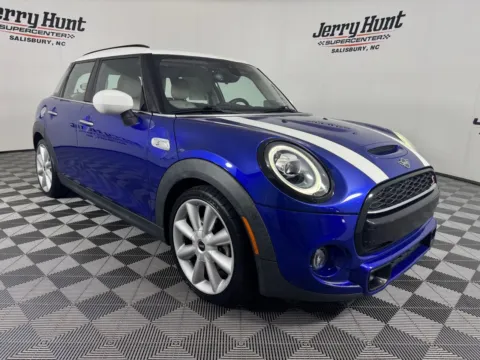 More photos of 2020 MINI Cooper S Classic at Jerry Hunt Supercenter - Salisbury, NC