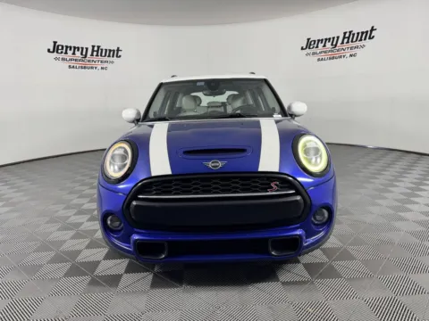 More photos of 2020 MINI Cooper S Classic at Jerry Hunt Supercenter - Salisbury, NC