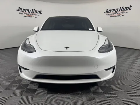 More photos of 2023 Tesla Model Y Long Range at Jerry Hunt Supercenter - Salisbury, NC