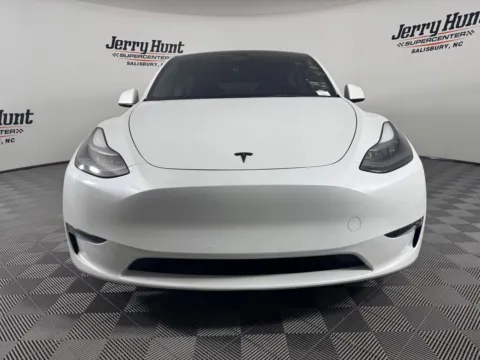 More photos of 2023 Tesla Model Y Long Range at Jerry Hunt Supercenter - Salisbury, NC
