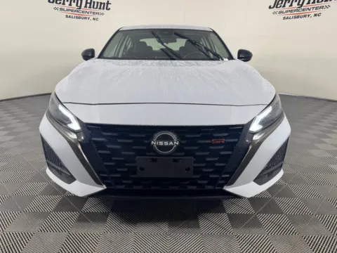 More photos of 2023 Nissan Altima 2.5 SR at Jerry Hunt Supercenter - Salisbury, NC
