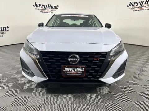 More photos of 2023 Nissan Altima 2.5 SR at Jerry Hunt Supercenter - Salisbury, NC