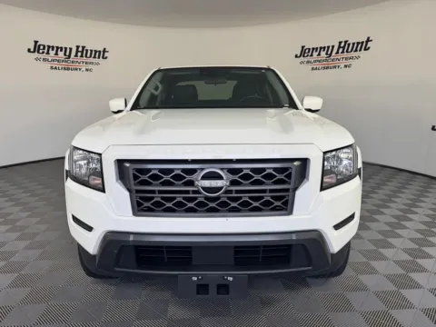 More photos of 2024 Nissan Frontier SV at Jerry Hunt Supercenter - Salisbury, NC