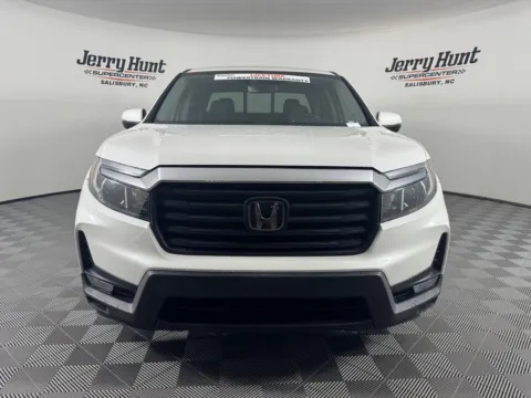 More photos of 2023 Honda Ridgeline RTL at Jerry Hunt Supercenter - Salisbury, NC