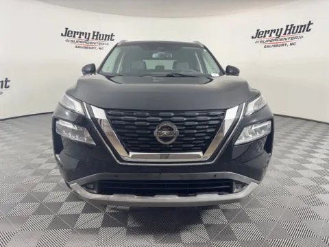 More photos of 2021 Nissan Rogue SL at Jerry Hunt Supercenter - Salisbury, NC