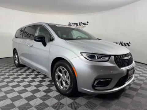 More photos of 2024 Chrysler Pacifica Limited at Jerry Hunt Supercenter - Salisbury, NC