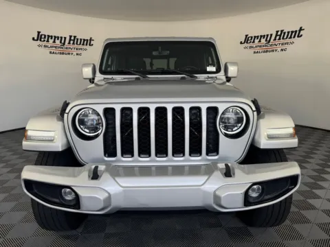 More photos of 2022 Jeep Gladiator Overland at Jerry Hunt Supercenter - Salisbury, NC