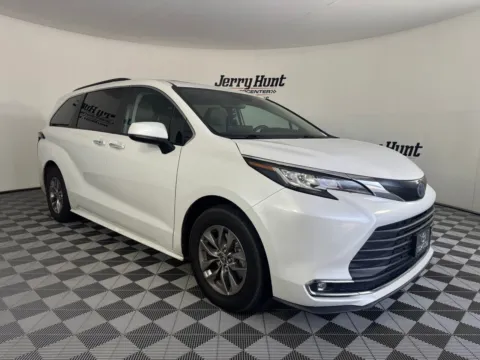 More photos of 2023 Toyota Sienna XLE at Jerry Hunt Supercenter - Salisbury, NC