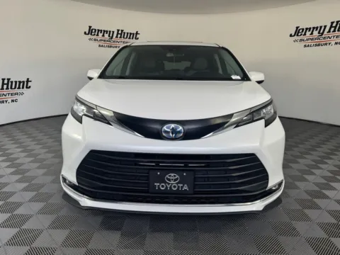 More photos of 2023 Toyota Sienna XLE at Jerry Hunt Supercenter - Salisbury, NC