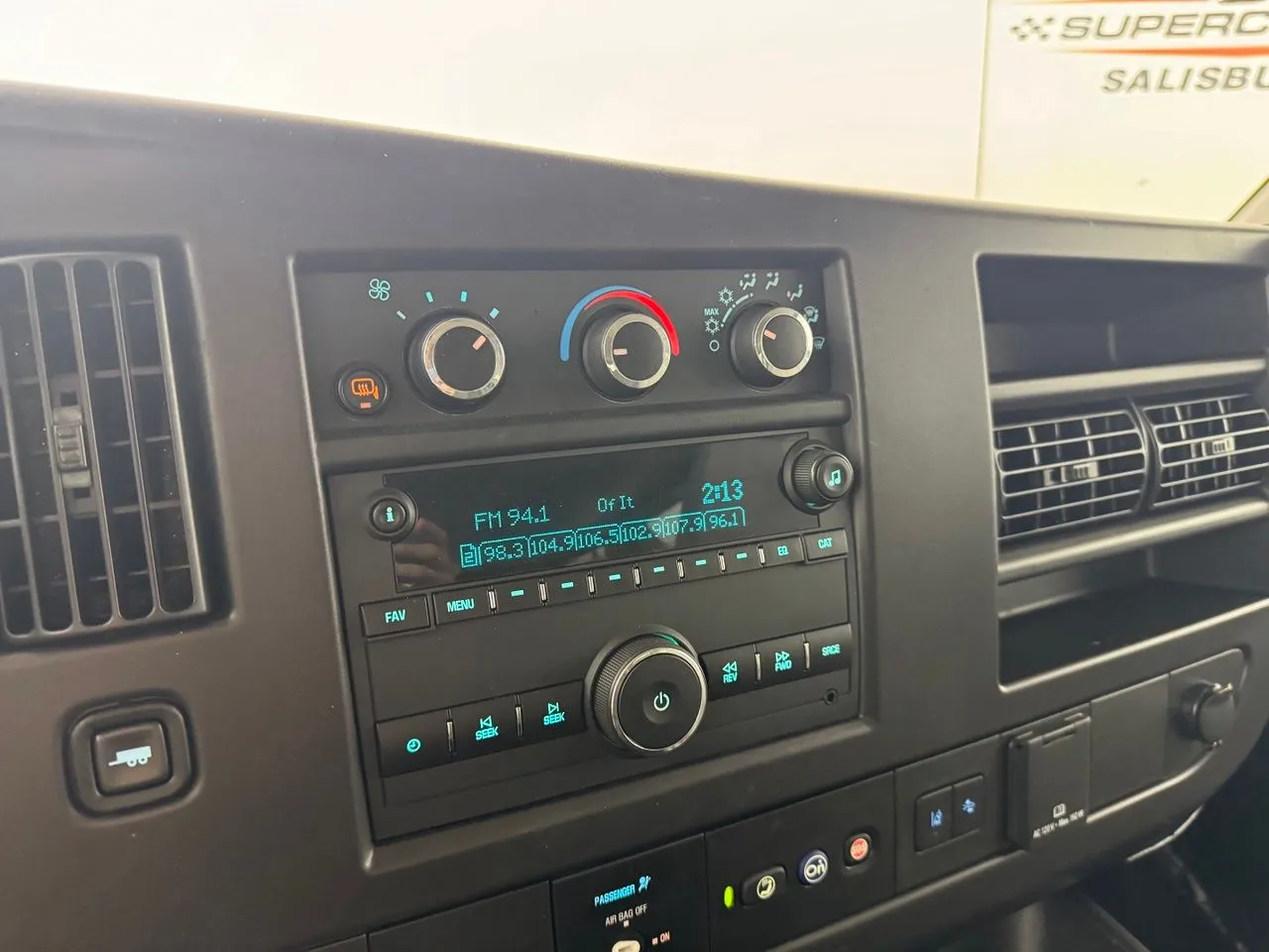 2024 Chevrolet Express Passenger LT - Photo 17