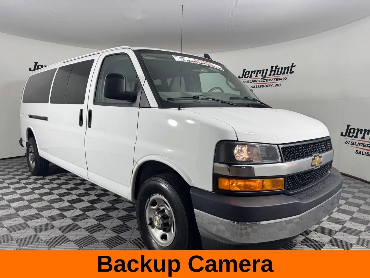 2024 Chevrolet Express Passenger LT - Photo 6