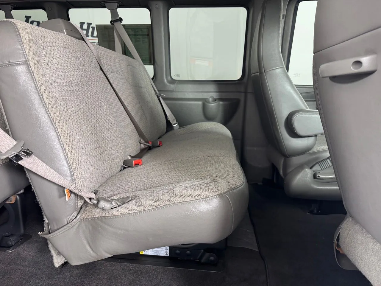 2024 Chevrolet Express Passenger LT - Photo 24