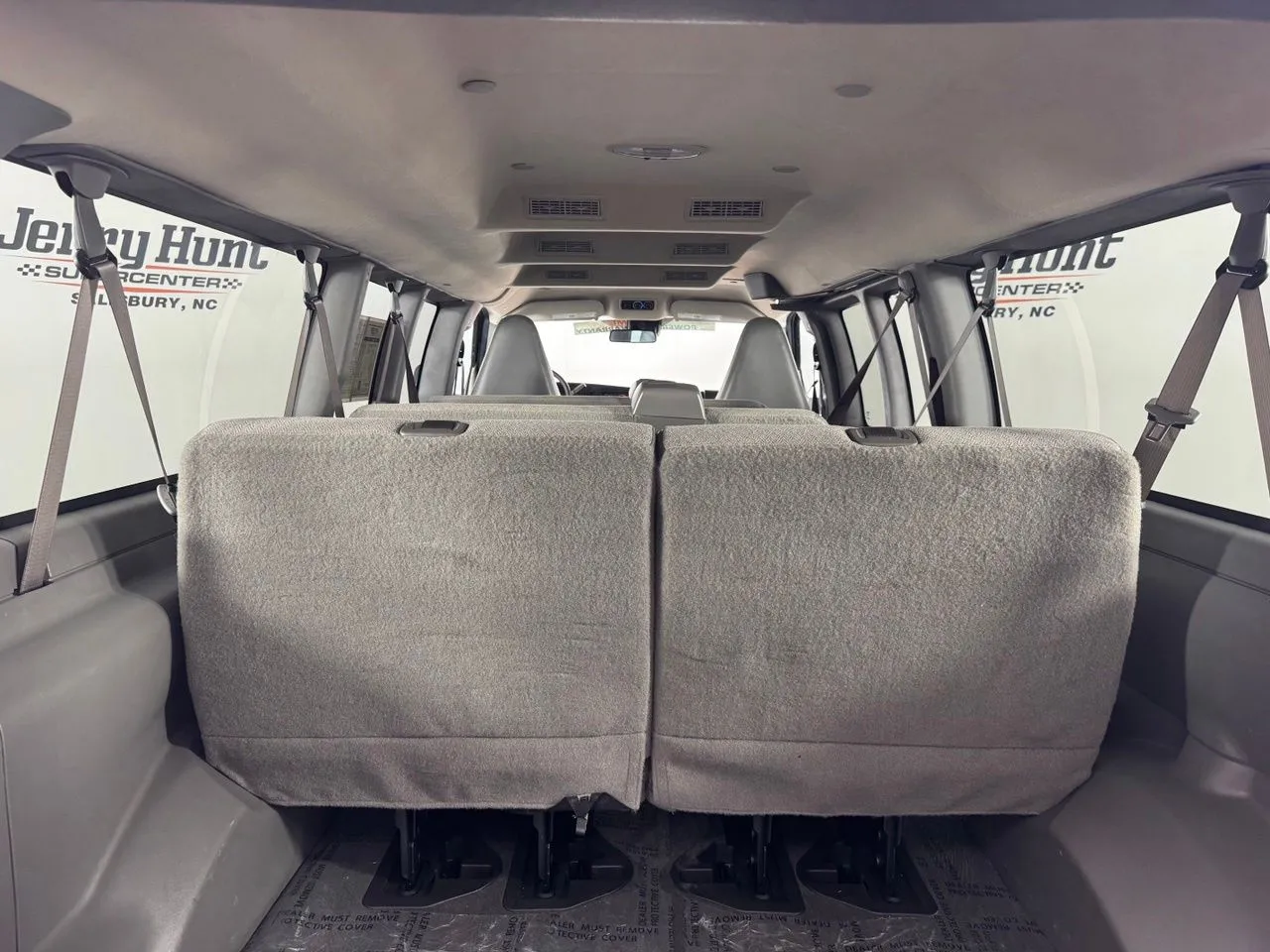 2024 Chevrolet Express Passenger LT - Photo 25