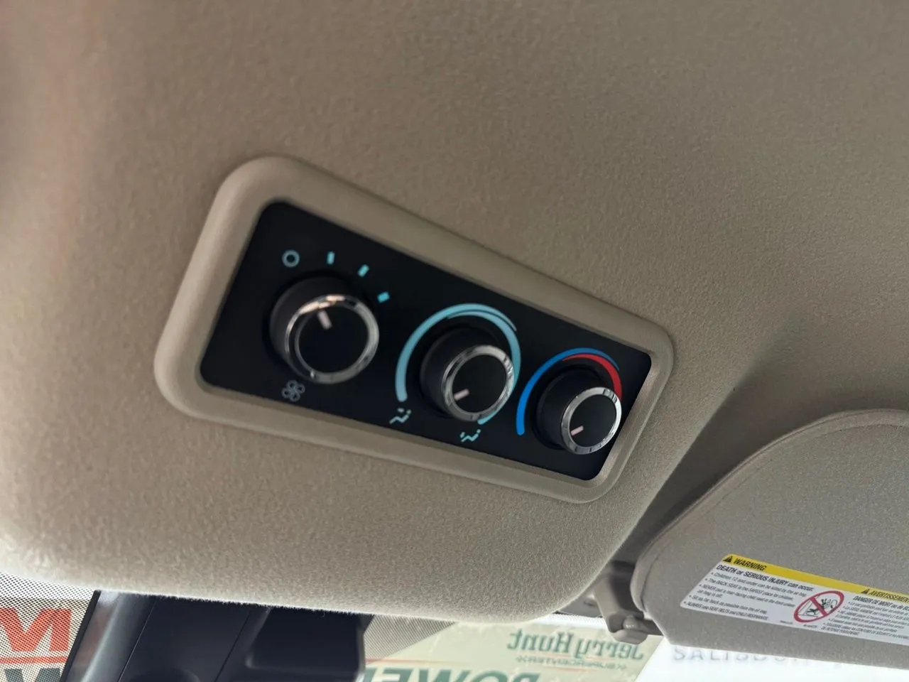 2024 Chevrolet Express Passenger LT - Photo 19