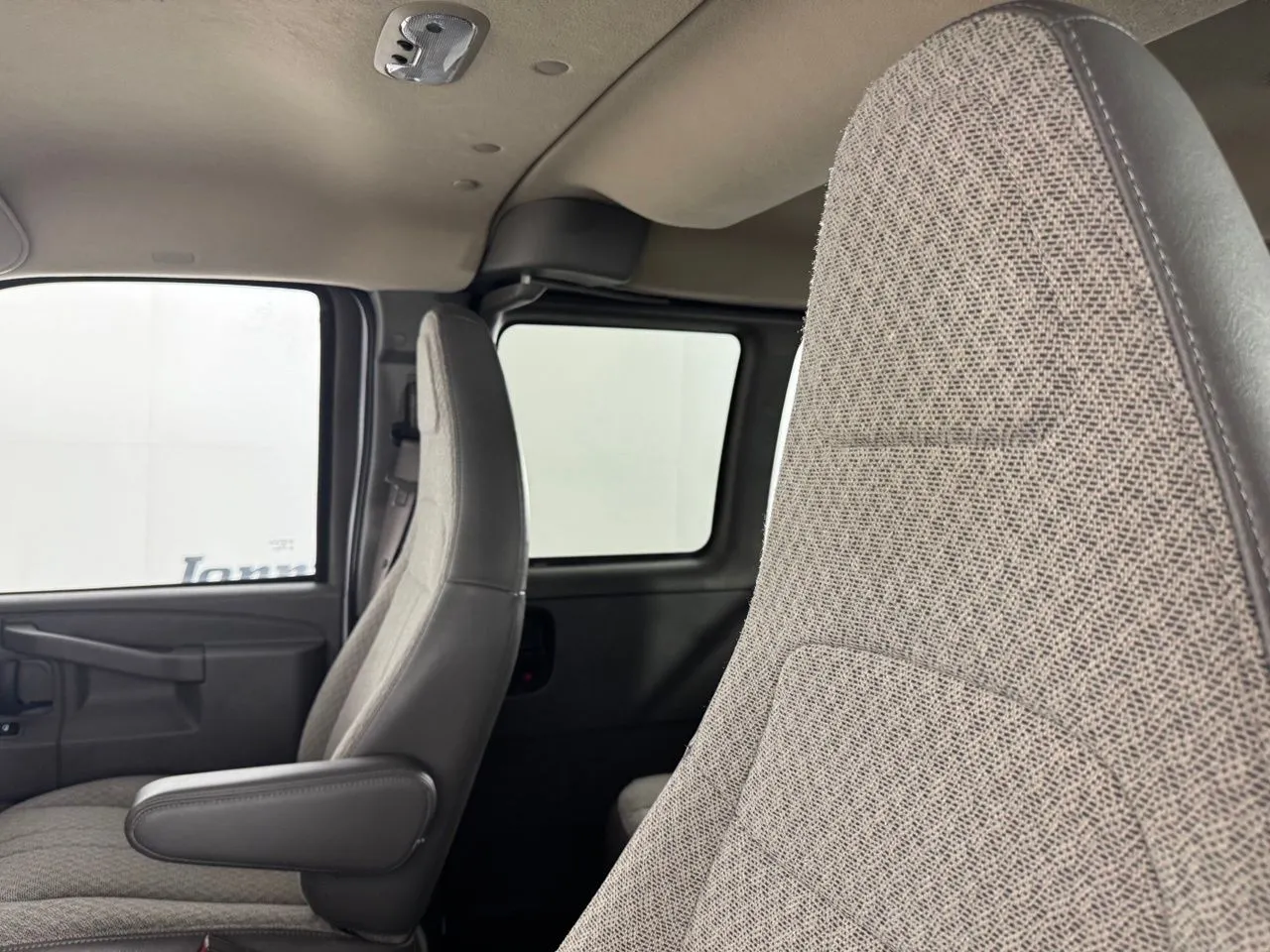 2024 Chevrolet Express Passenger LT - Photo 12