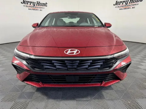 More photos of 2025 Hyundai Elantra SEL Convenience at Jerry Hunt Supercenter - Salisbury, NC