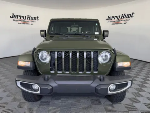 More photos of 2022 Jeep Gladiator Sport at Jerry Hunt Supercenter - Salisbury, NC