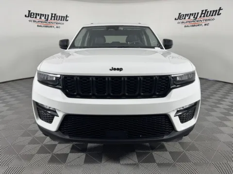 More photos of 2023 Jeep Grand Cherokee Limited at Jerry Hunt Supercenter - Salisbury, NC
