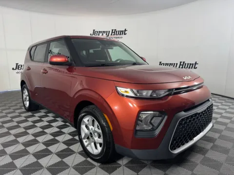 More photos of 2022 Kia Soul LX at Jerry Hunt Supercenter - Salisbury, NC