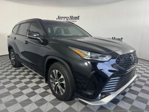 More photos of 2025 Toyota Highlander XSE at Jerry Hunt Supercenter - Salisbury, NC