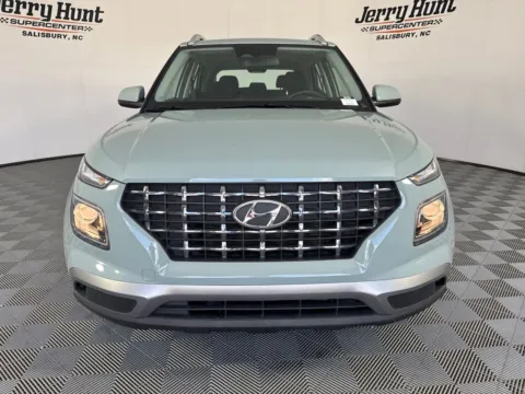 More photos of 2025 Hyundai Venue SEL at Jerry Hunt Supercenter - Salisbury, NC