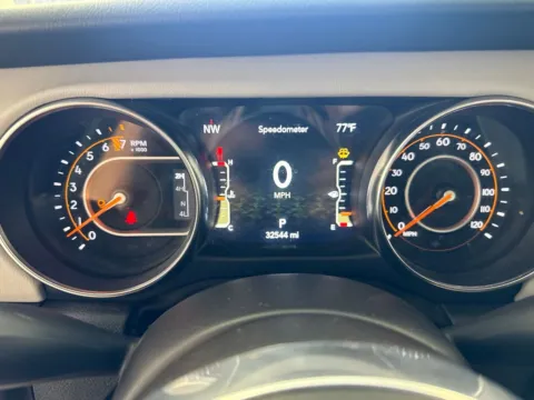 More photos of 2022 Jeep Gladiator Overland at Jerry Hunt Supercenter - Salisbury, NC