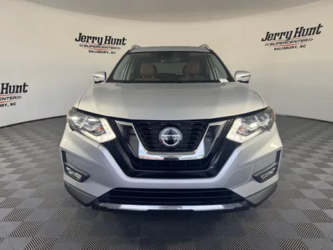 More photos of 2018 Nissan Rogue SL at Jerry Hunt Supercenter - Salisbury, NC