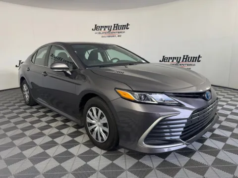 More photos of 2022 Toyota Camry Hybrid LE at Jerry Hunt Supercenter - Salisbury, NC