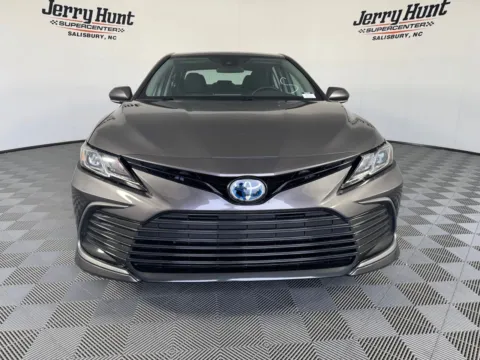 More photos of 2022 Toyota Camry Hybrid LE at Jerry Hunt Supercenter - Salisbury, NC
