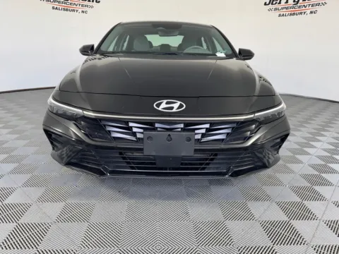 More photos of 2025 Hyundai Elantra SEL Convenience at Jerry Hunt Supercenter - Salisbury, NC
