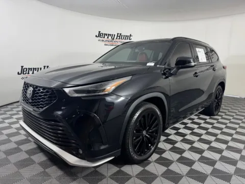 Black 2023 Toyota Highlander XSE for sale in Salisbury, NC