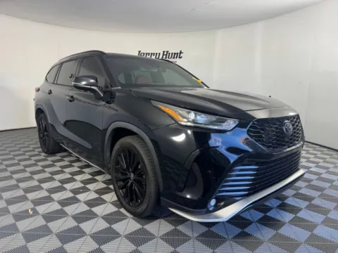 More photos of 2023 Toyota Highlander XSE at Jerry Hunt Supercenter - Salisbury, NC
