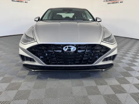 More photos of 2023 Hyundai Sonata Limited at Jerry Hunt Supercenter - Salisbury, NC