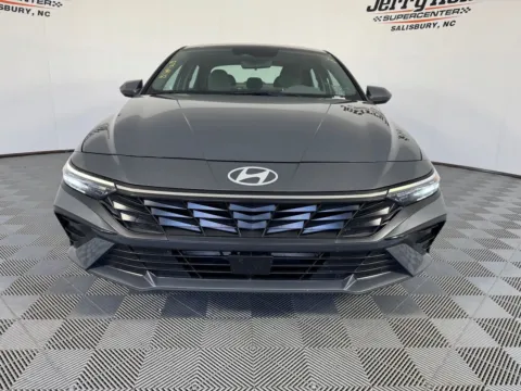 More photos of 2025 Hyundai Elantra SEL Convenience at Jerry Hunt Supercenter - Salisbury, NC