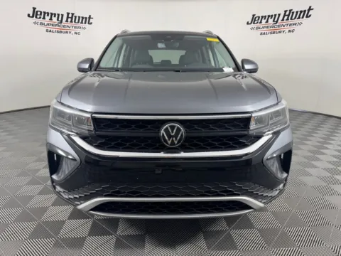 More photos of 2024 Volkswagen Taos 1.5T SE at Jerry Hunt Supercenter - Salisbury, NC