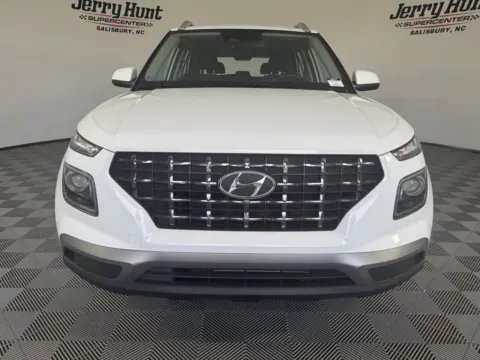 More photos of 2025 Hyundai Venue SEL at Jerry Hunt Supercenter - Salisbury, NC