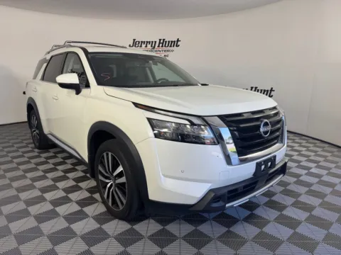More photos of 2023 Nissan Pathfinder Platinum at Jerry Hunt Supercenter - Salisbury, NC