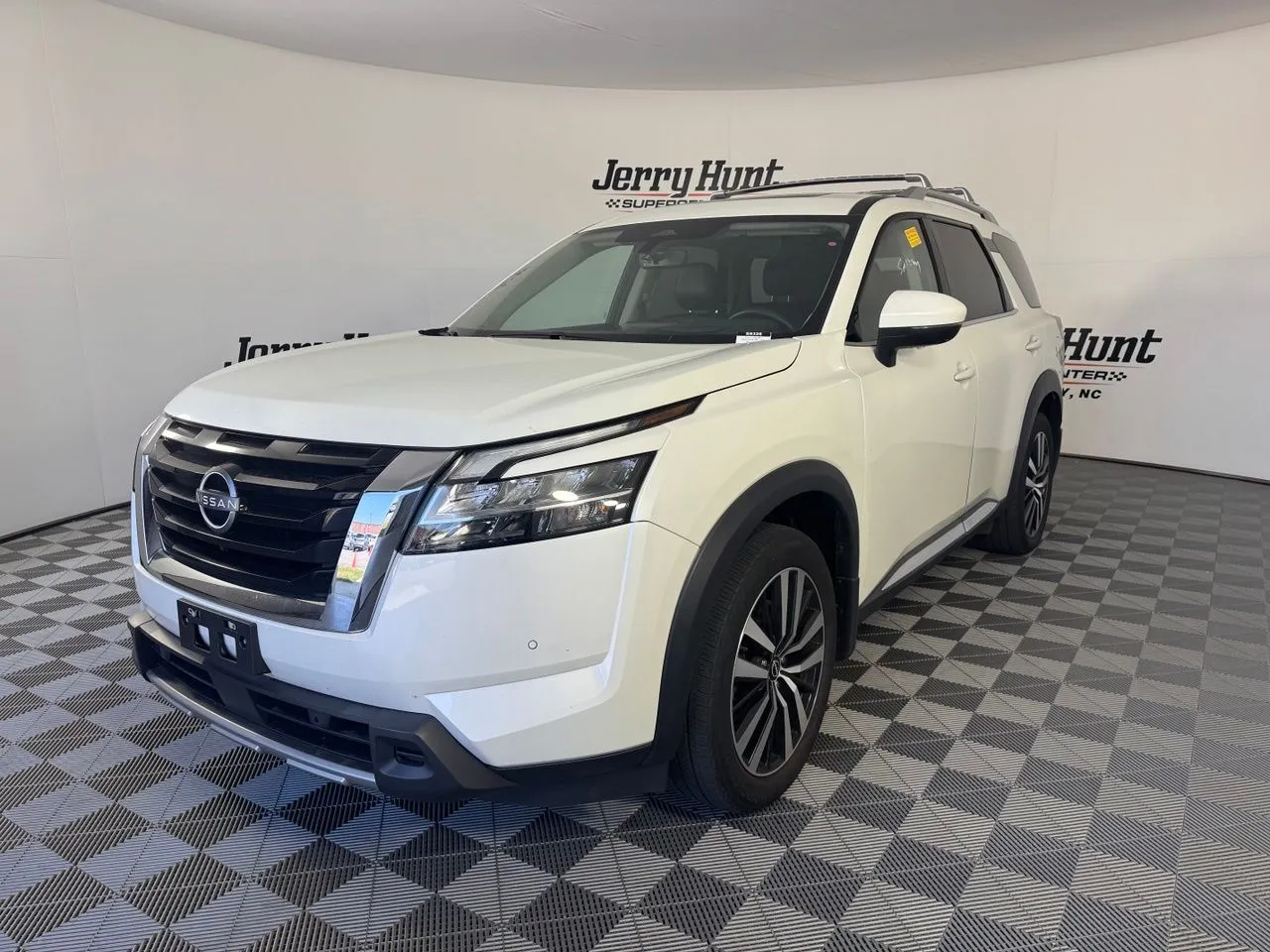 White 2023 Nissan Pathfinder Platinum for sale in Salisbury, NC