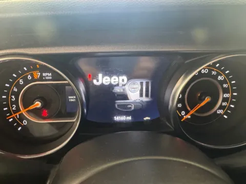 More photos of 2023 Jeep Gladiator Mojave at Jerry Hunt Supercenter - Salisbury, NC