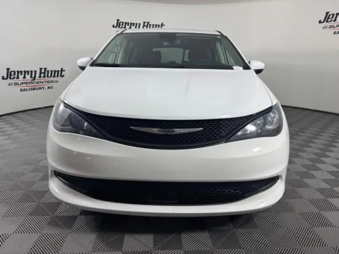 More photos of 2023 Chrysler Voyager LX at Jerry Hunt Supercenter - Salisbury, NC