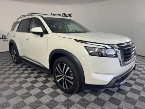 More photos of 2023 Nissan Pathfinder Platinum at Jerry Hunt Supercenter - Salisbury, NC