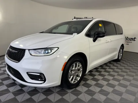 White 2025 Chrysler Pacifica Select for sale in Salisbury, NC
