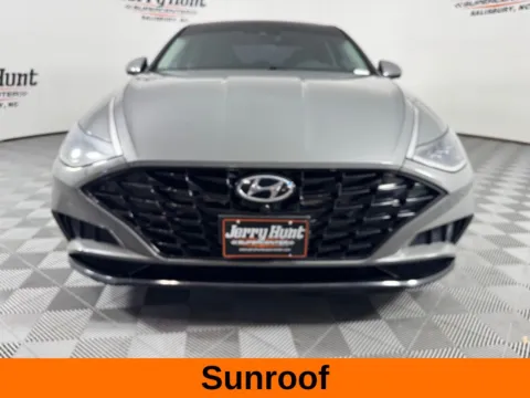 More photos of 2022 Hyundai Sonata Limited at Jerry Hunt Supercenter - Salisbury, NC
