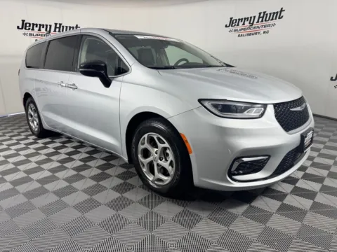 More photos of 2024 Chrysler Pacifica Limited at Jerry Hunt Supercenter - Salisbury, NC