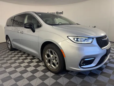 More photos of 2024 Chrysler Pacifica Limited at Jerry Hunt Supercenter - Salisbury, NC