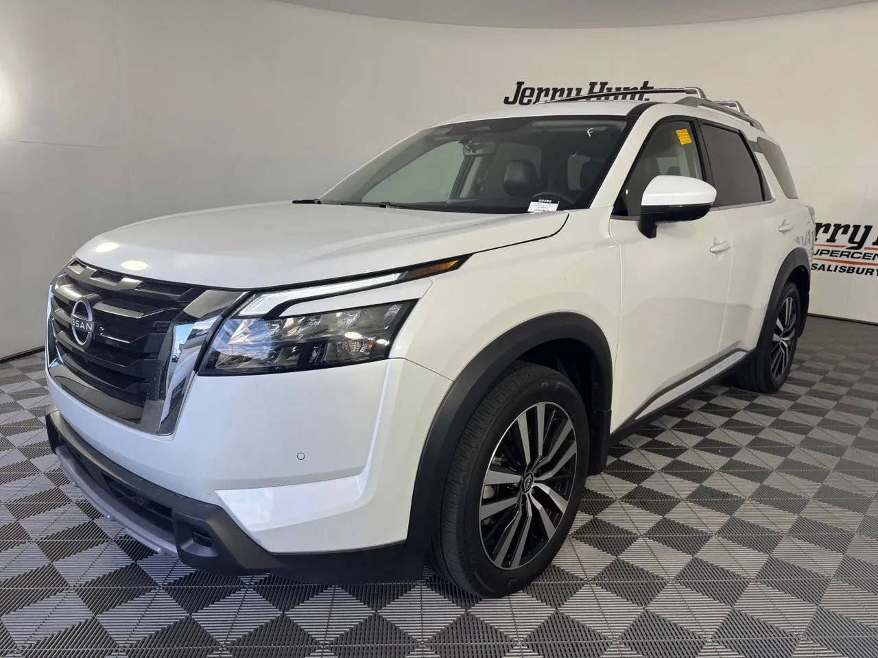 White 2025 Nissan Pathfinder Platinum for sale in Salisbury, NC