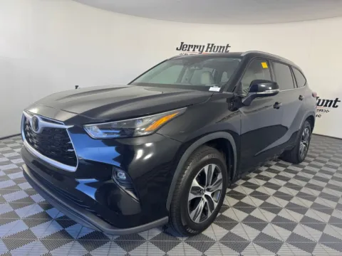Black 2022 Toyota Highlander XLE for sale in Salisbury, NC