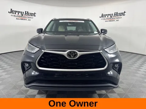 More photos of 2022 Toyota Highlander XLE at Jerry Hunt Supercenter - Salisbury, NC