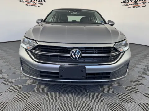 More photos of 2024 Volkswagen Jetta 1.5T SE at Jerry Hunt Supercenter - Salisbury, NC