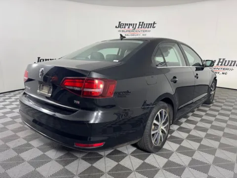 More photos of 2017 Volkswagen Jetta 1.4T SE at Jerry Hunt Supercenter - Salisbury, NC